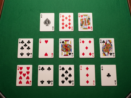 Open Face Chinese Poker: Guiden til pokervarianten uden indsatser og bluffing